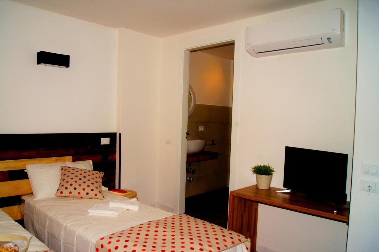 Isola Bed And Breakfast Syracuse ภายนอก รูปภาพ